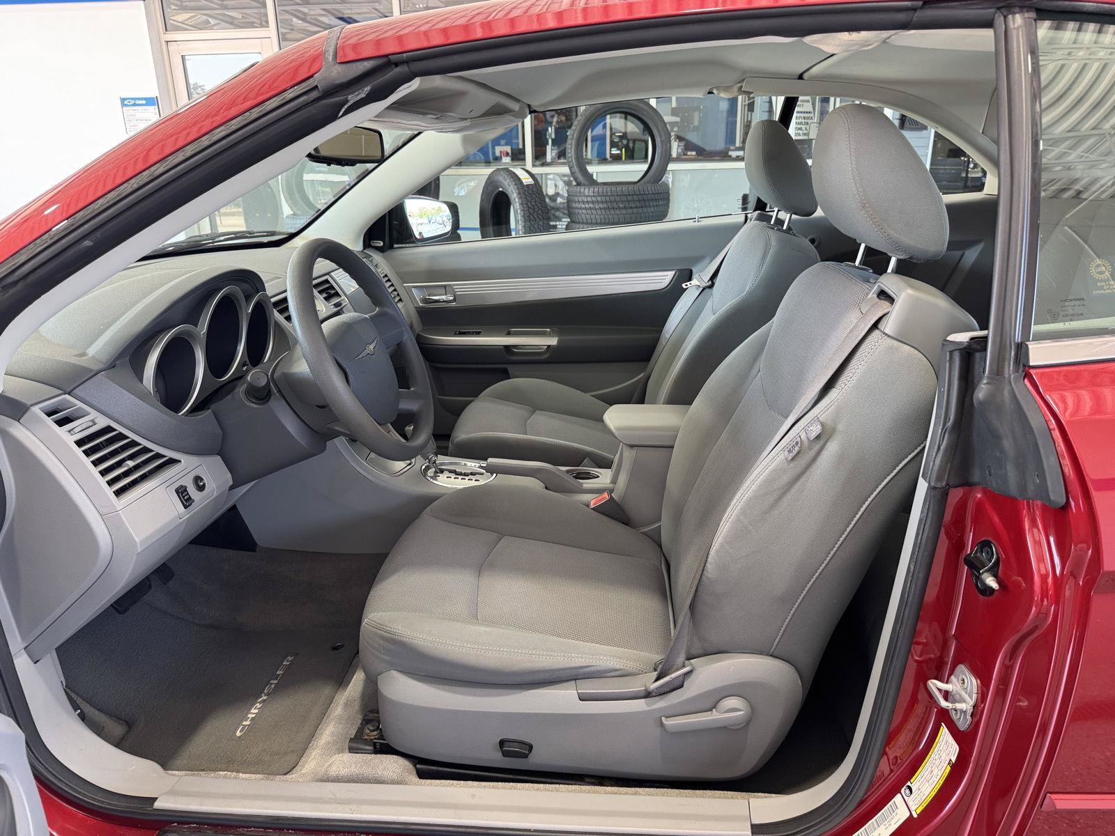 Used 2008 Chrysler Sebring Touring w/ Electronics Convenience Group FWD image 7