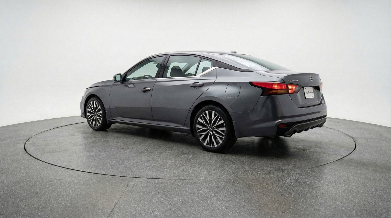 Used 2025 Nissan Altima 2.5 SV image 6