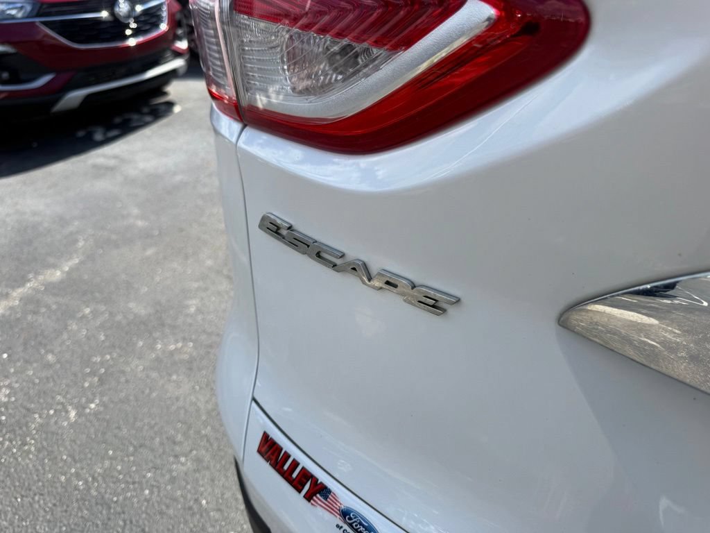 Used 2016 Ford Escape Titanium FWD image 38