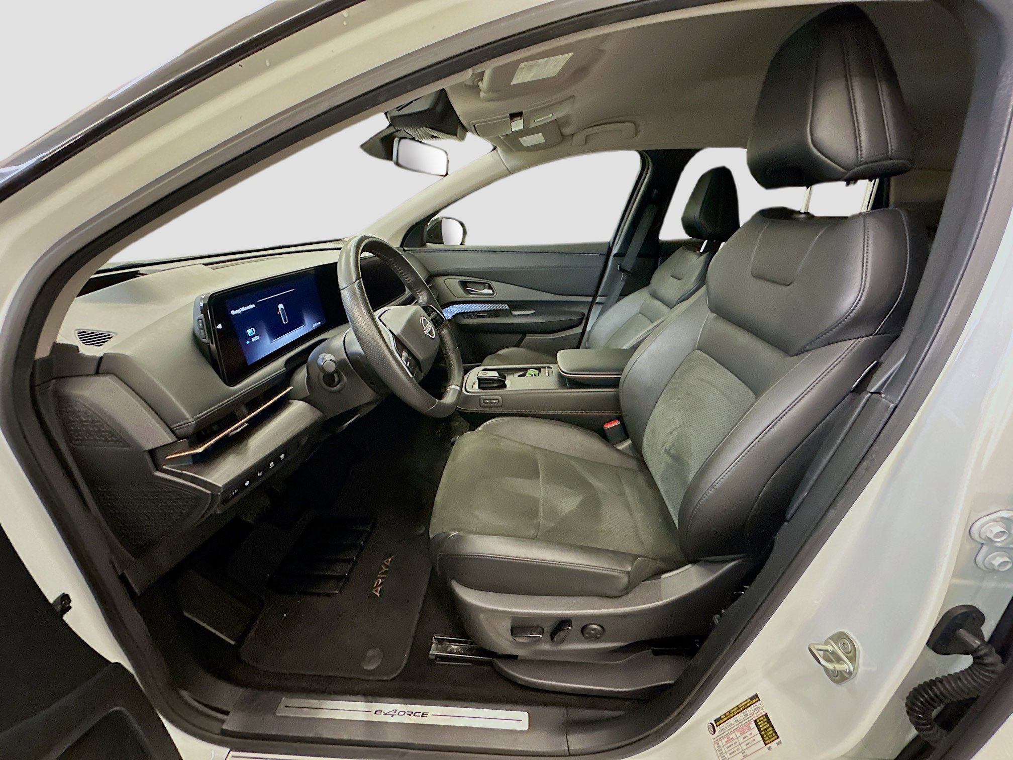 Used 2024 Nissan Ariya AWD image 13