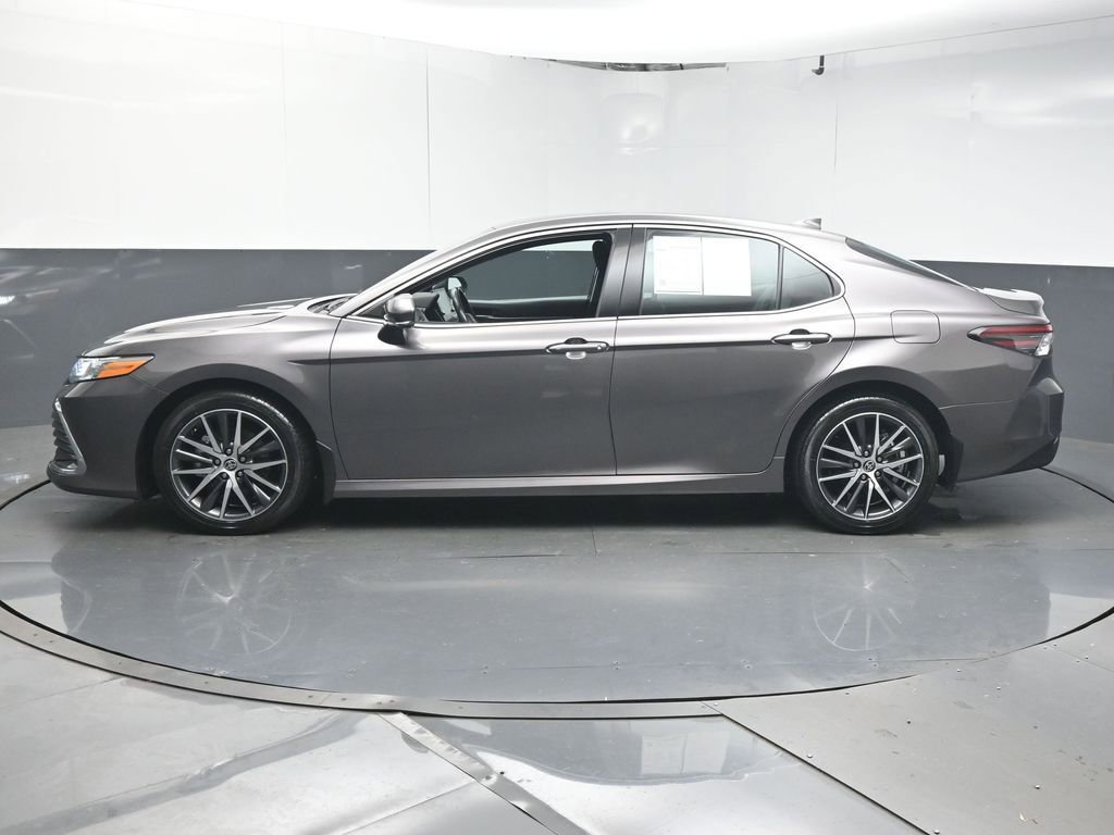 Used 2023 Toyota Camry XLE w/ Cold Weather Package image 5