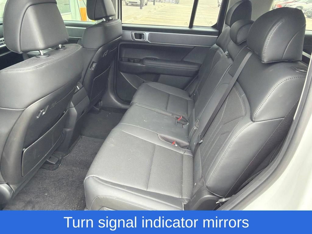 Used 2025 Hyundai Santa Fe SEL FWD image 7