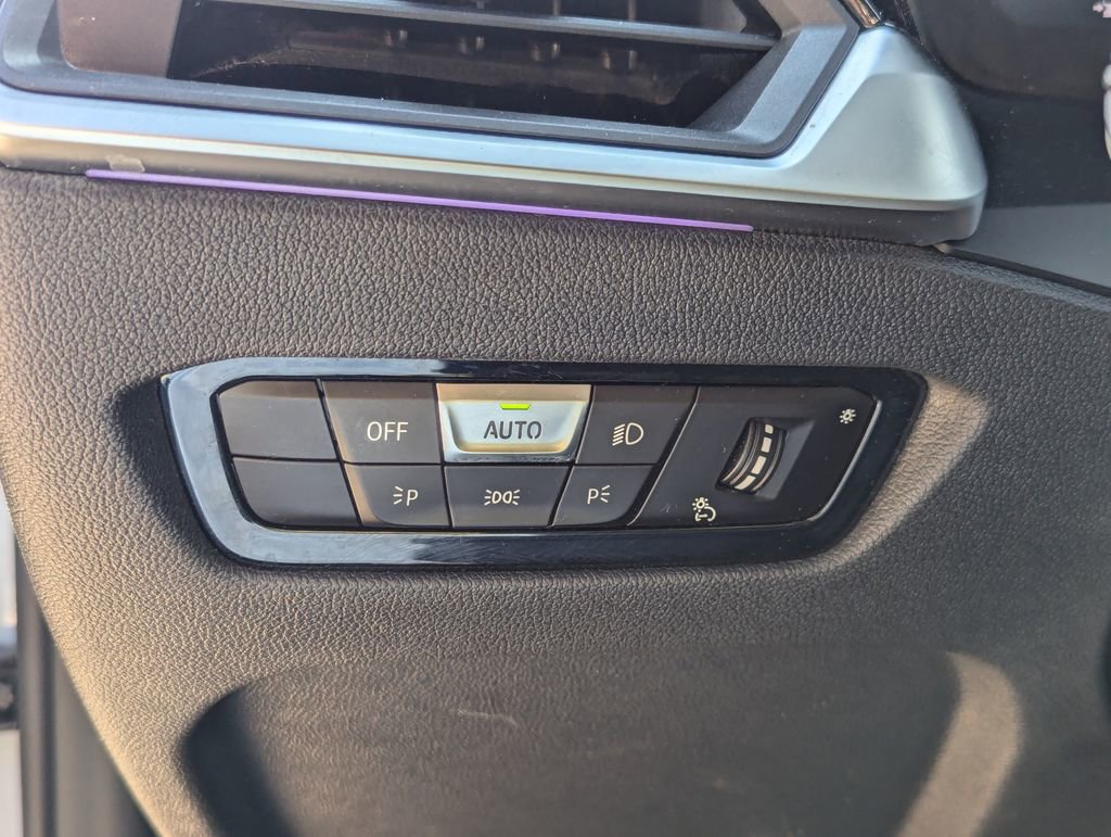 Used 2022 BMW M440i Convertible w/ Premium Package image 24