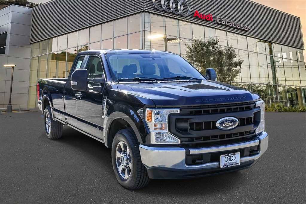 Used 2022 Ford F250 XL w/ Power Equipment Group image 5