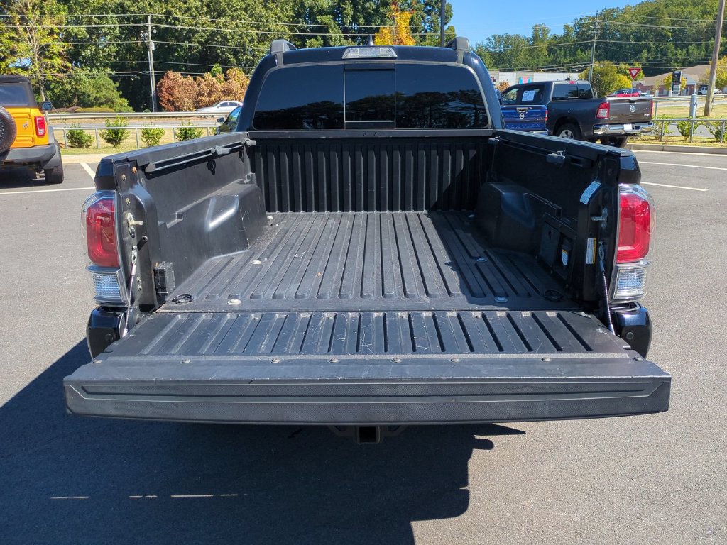 Used 2020 Toyota Tacoma TRD Sport w/ Technology Package RWD image 11