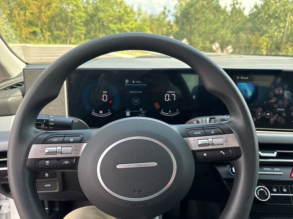Used 2025 Hyundai Sonata SE FWD image 24