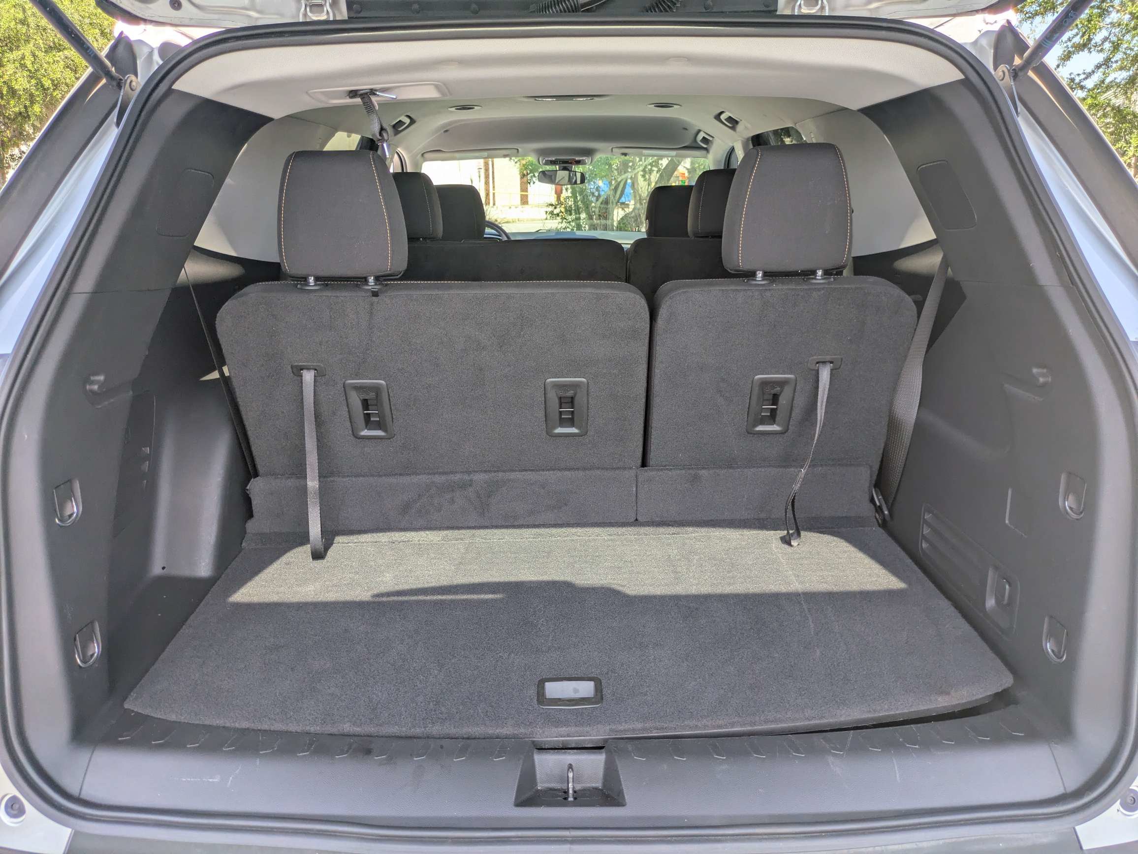 Used 2021 Chevrolet Traverse LS FWD image 7