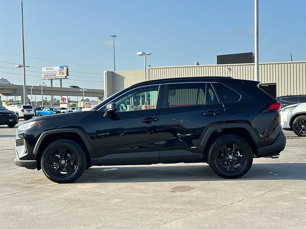 Certified 2025 Toyota RAV4 LE AWD/4WD image 3