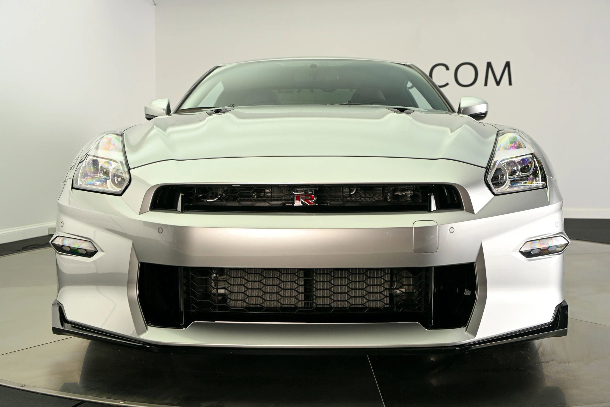 Used 2024 Nissan GT-R Premium w/ Floor Mat Package AWD/4WD image 9