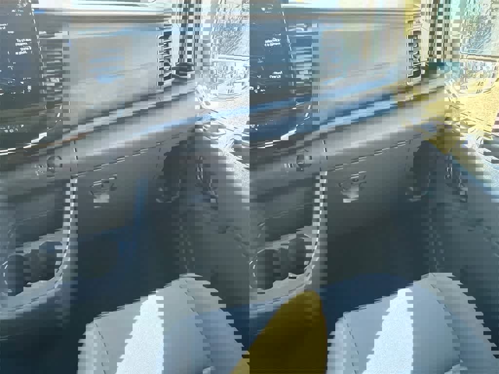 Used 2023 Ford Transit 350 XLT image 18