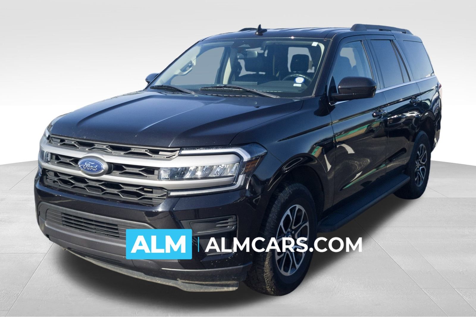 Used 2024 Ford Expedition XLT AWD/4WD image 1