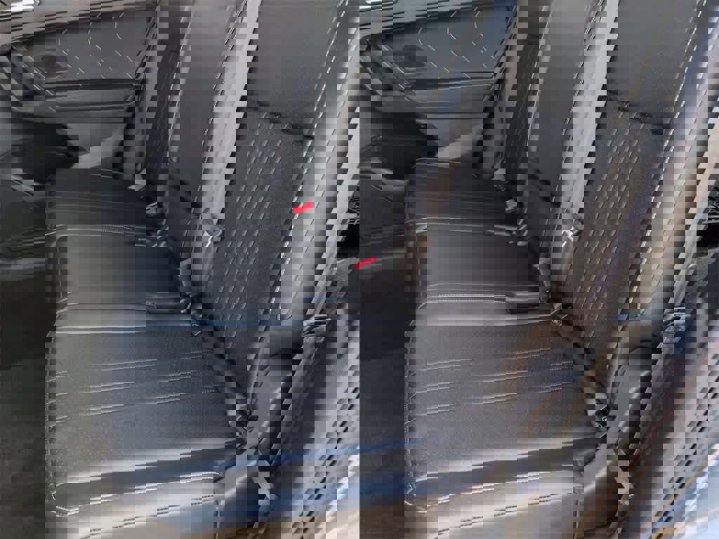 Used 2022 Volkswagen Tiguan SE image 21