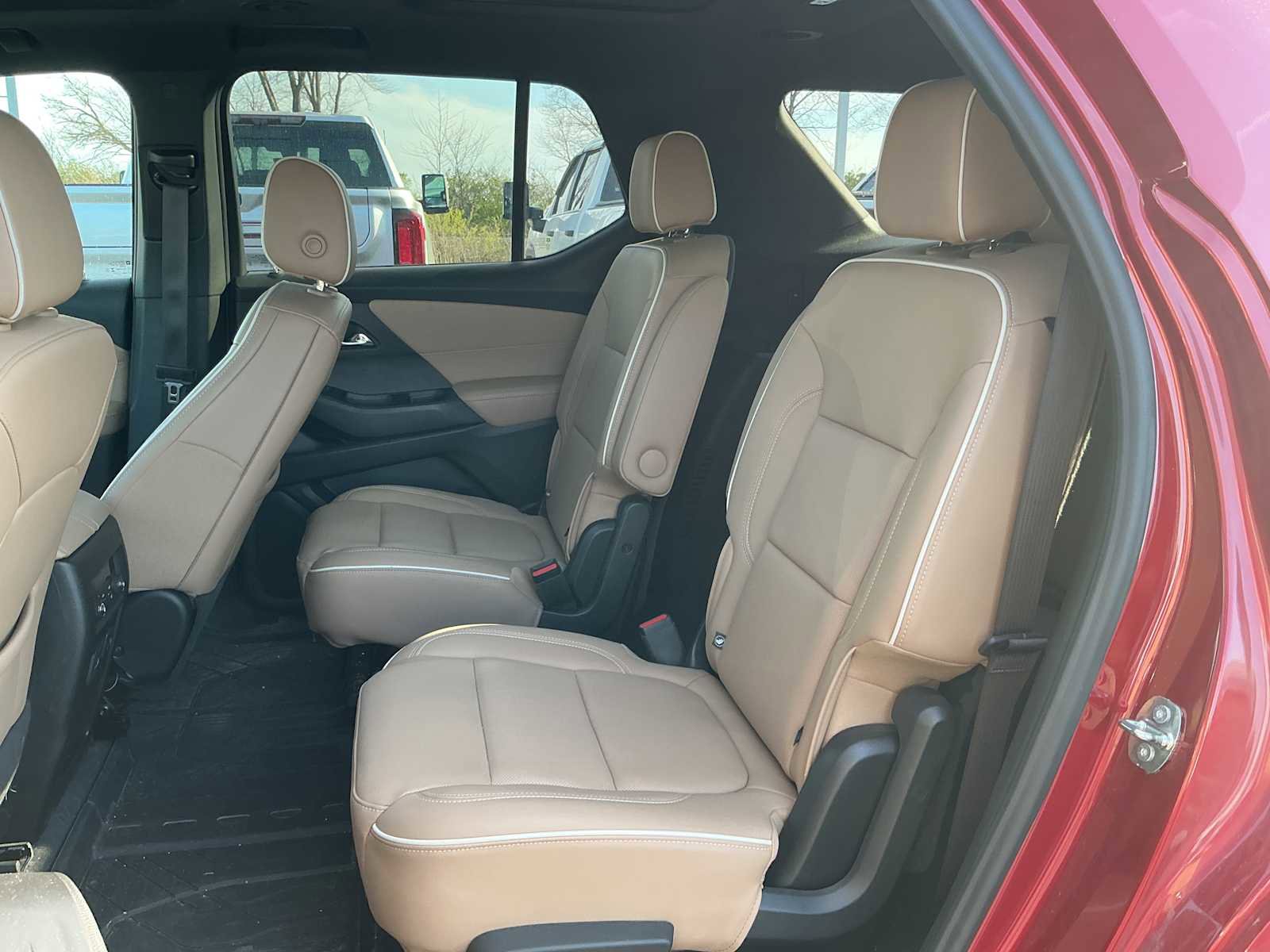 Used 2023 Chevrolet Traverse Premier FWD image 25