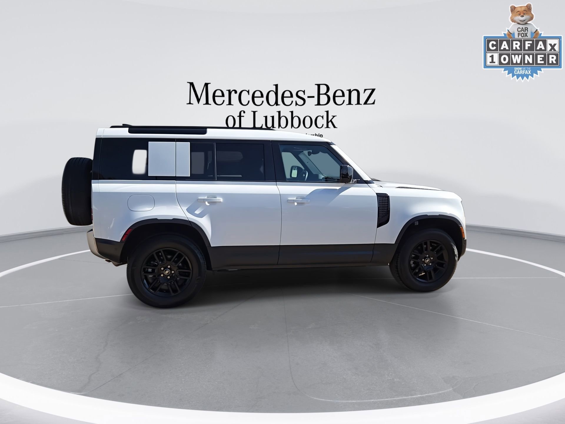 Used 2025 Land Rover Defender 110 S AWD/4WD image 9