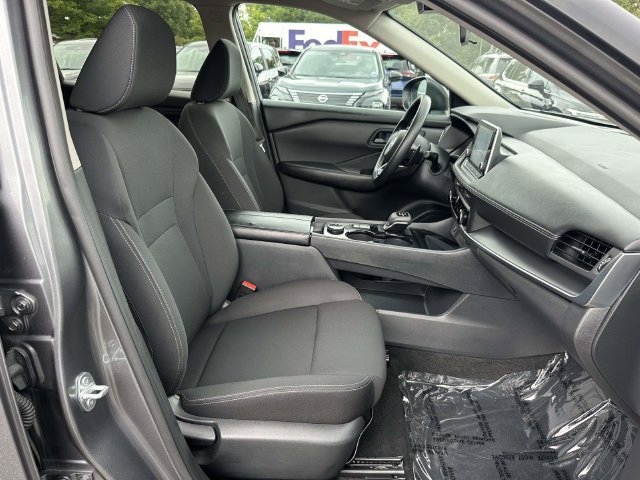 Used 2024 Nissan Rogue S AWD/4WD image 11