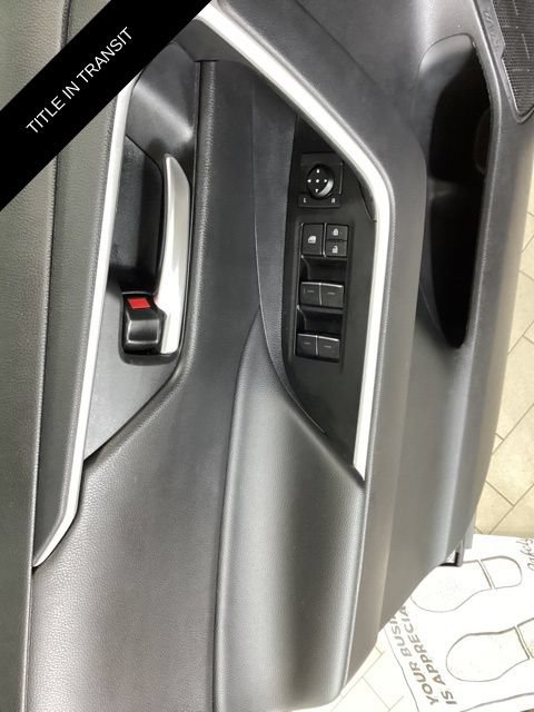 Used 2025 Toyota RAV4 XLE AWD/4WD image 17
