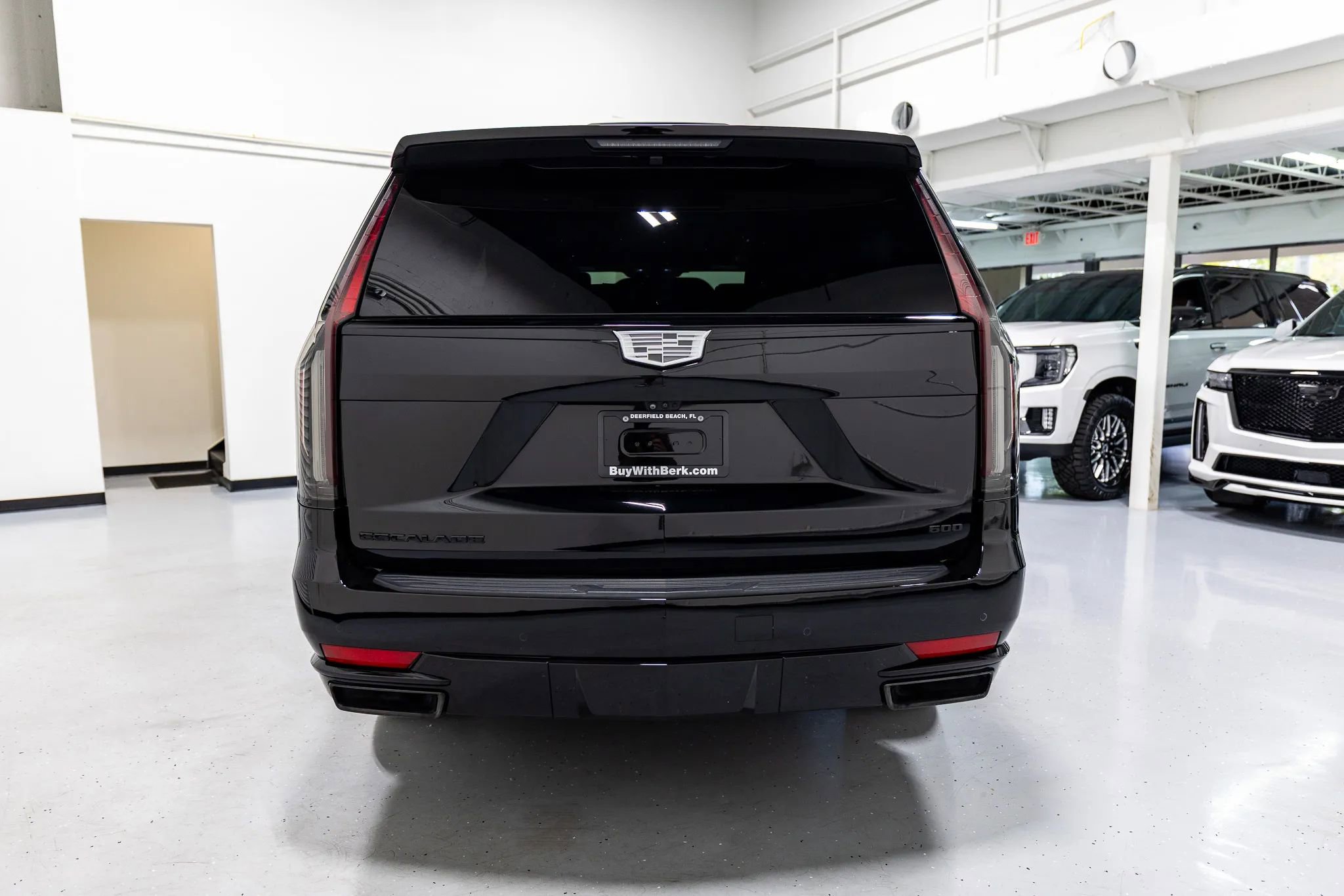 Used 2023 Cadillac Escalade Sport Platinum w/ LPO, ONYX Package AWD/4WD image 25