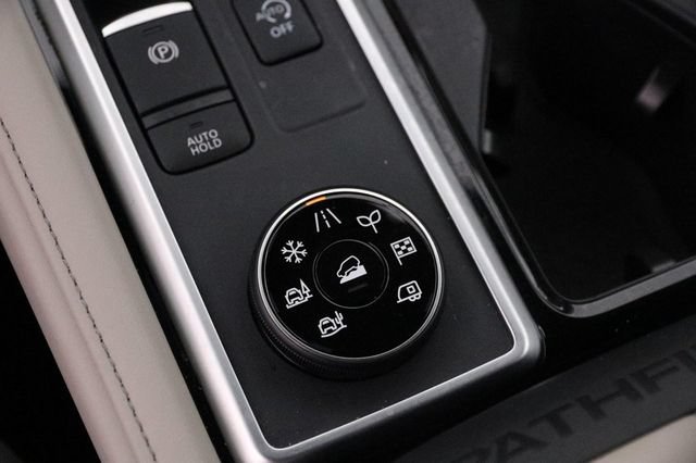 Certified 2025 Nissan Pathfinder SL AWD/4WD image 22
