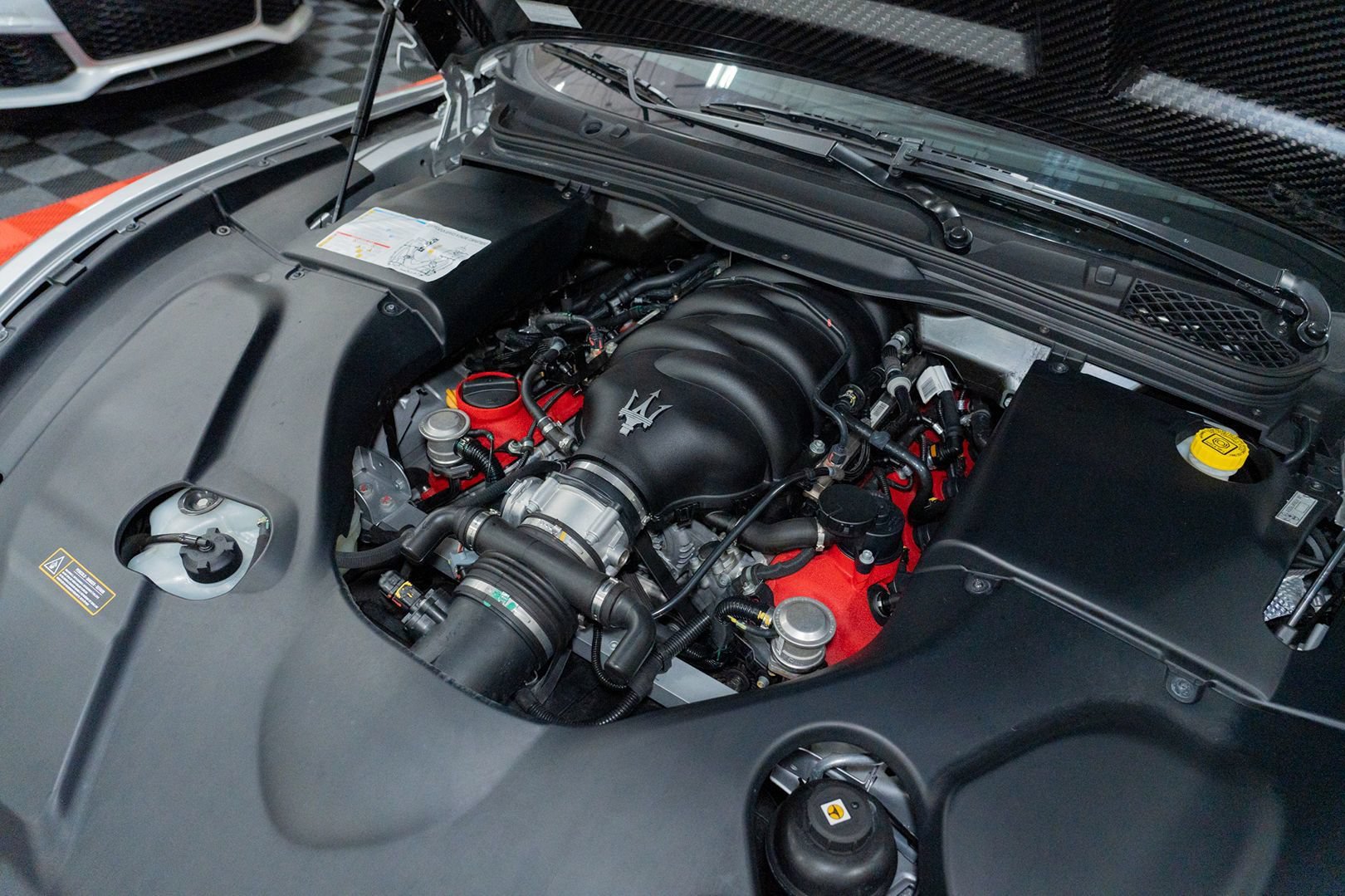 Used 2017 Maserati GranTurismo Sport RWD image 38