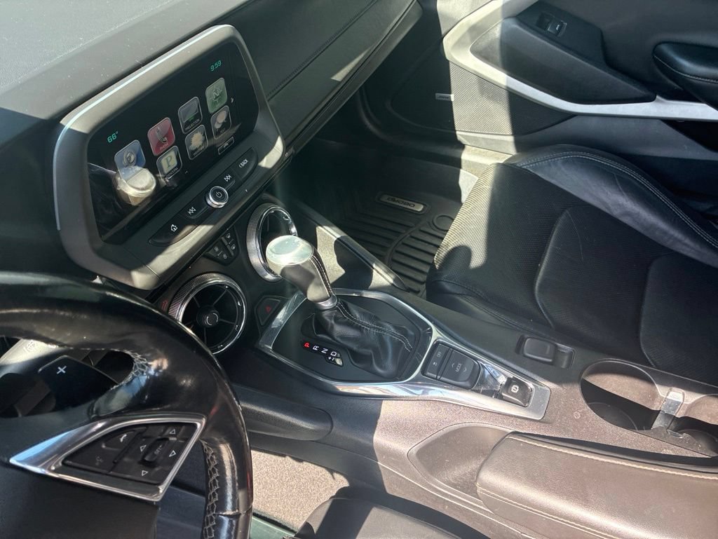 Used 2016 Chevrolet Camaro LT RWD image 17