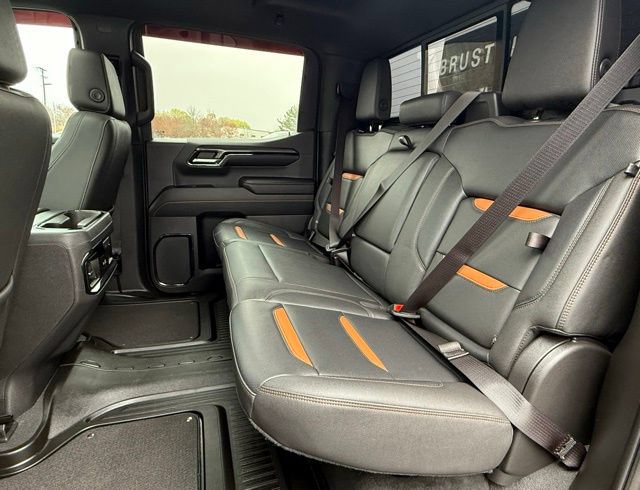 Used 2024 GMC Sierra 1500 AT4 w/ Technology Package AWD/4WD image 13