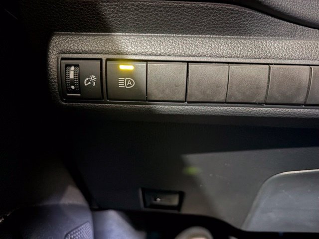 Used 2024 Toyota Corolla SE FWD image 18