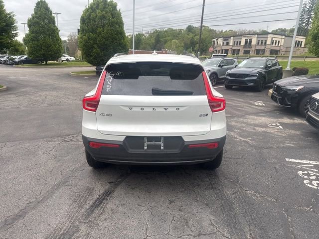 Used 2023 Volvo XC40 B5 Plus w/ Protection Package Premier AWD/4WD image 5