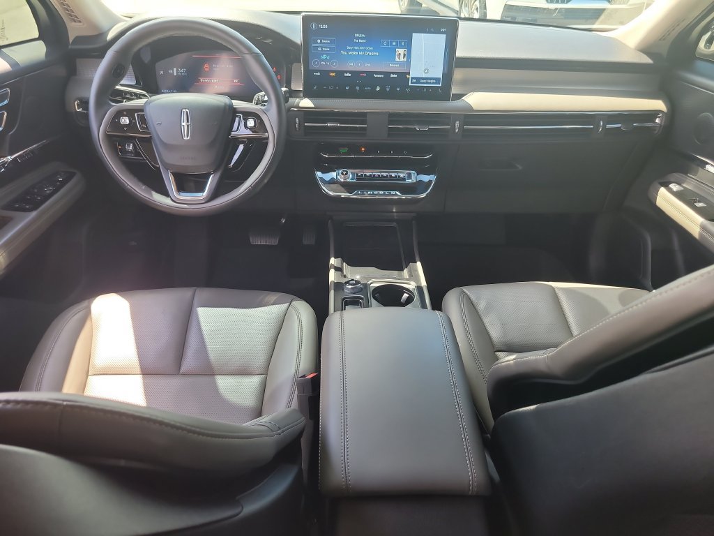Certified 2025 Lincoln Corsair AWD w/ Equipment Group 101A image 12