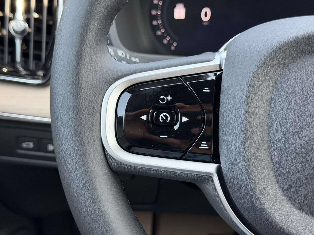 New 2026 Volvo XC90 T8 Ultra w/ Protection Package AWD/4WD image 8