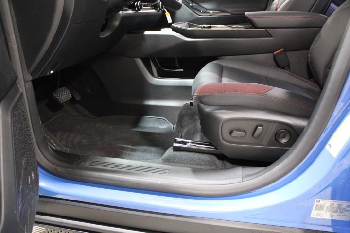 New 2026 Chevrolet Equinox RS w/ Convenience Package III image 19