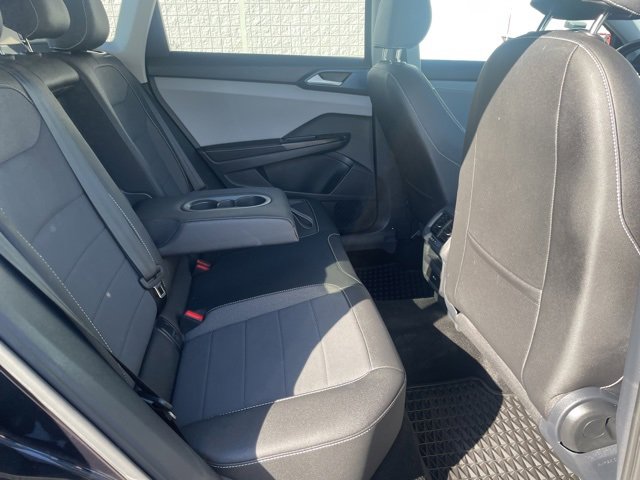 Used 2024 Volkswagen Taos SE image 14