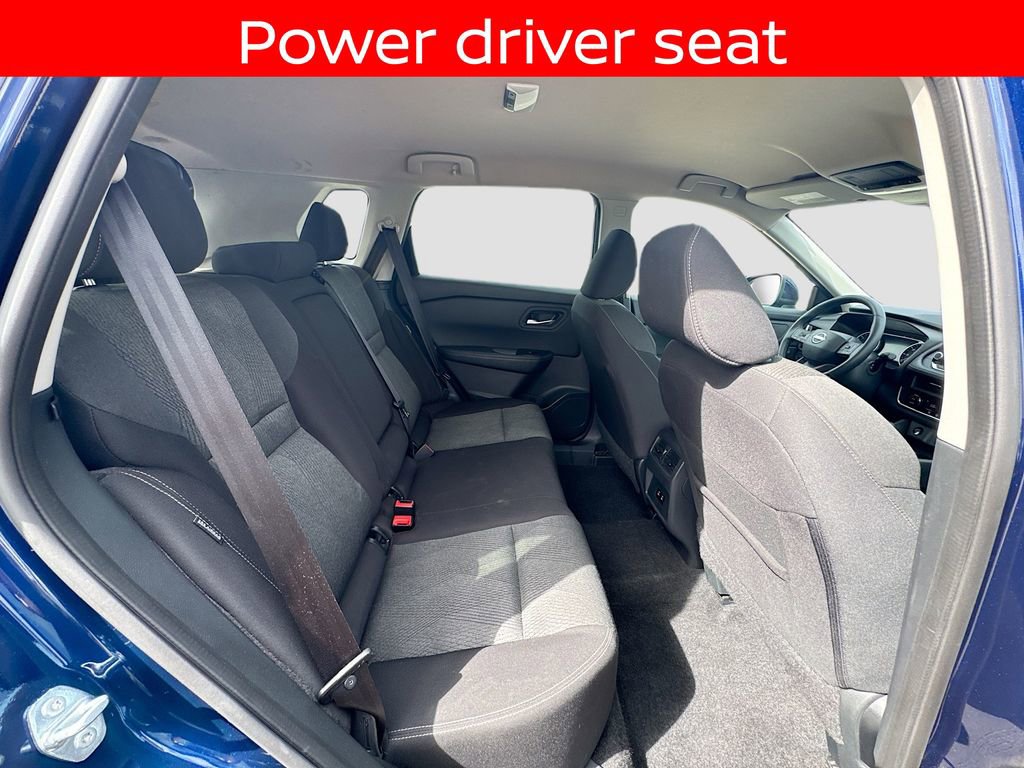 Used 2025 Nissan Rogue SV image 12