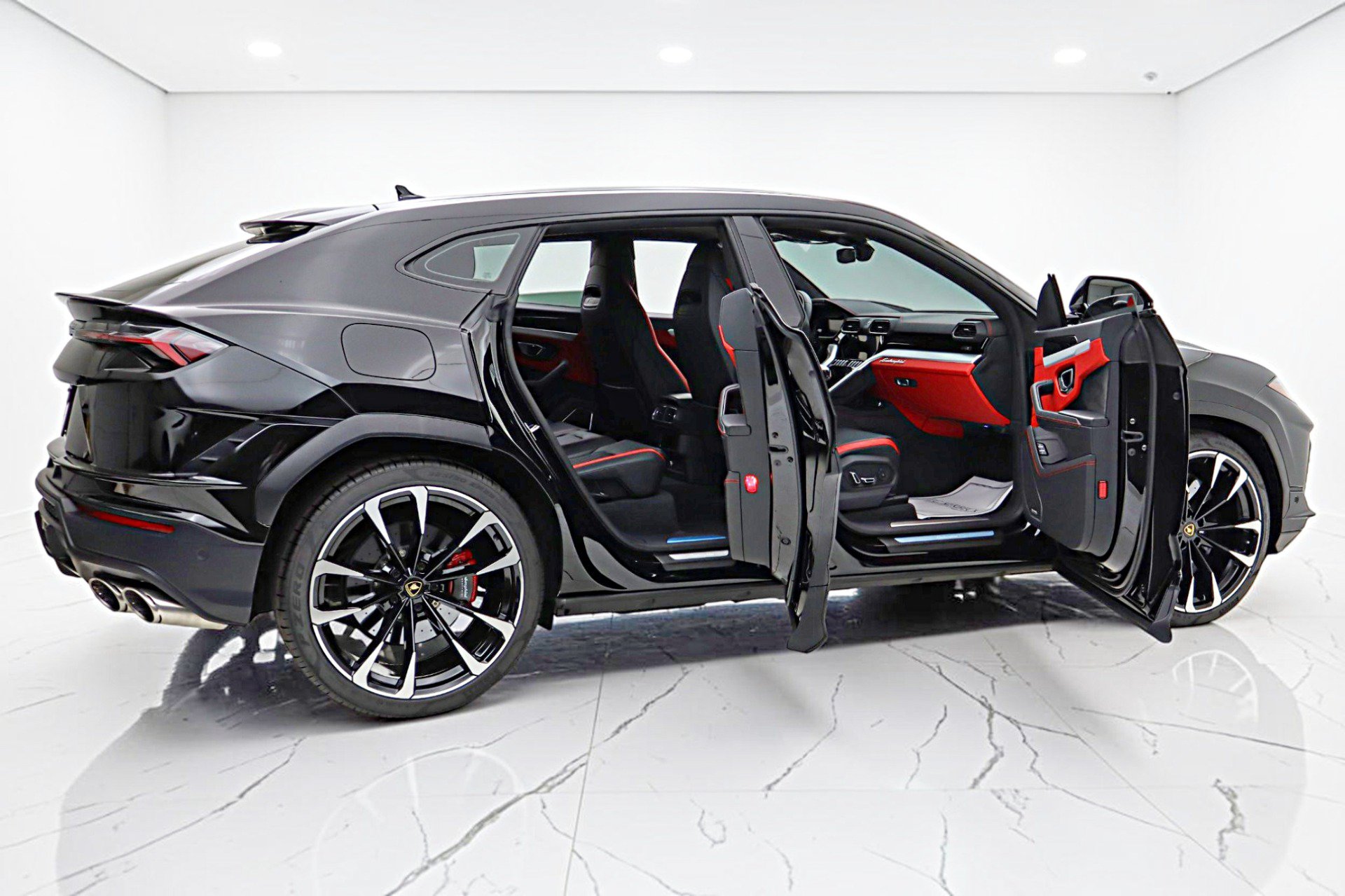 Used 2024 Lamborghini Urus S AWD/4WD image 14