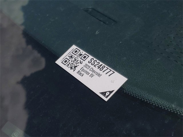 New 2025 Chevrolet Equinox EV LT image 31