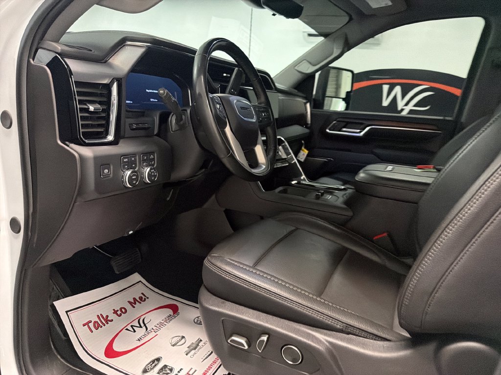 Used 2024 GMC Sierra 2500 Denali w/ Denali Reserve Package AWD/4WD image 9