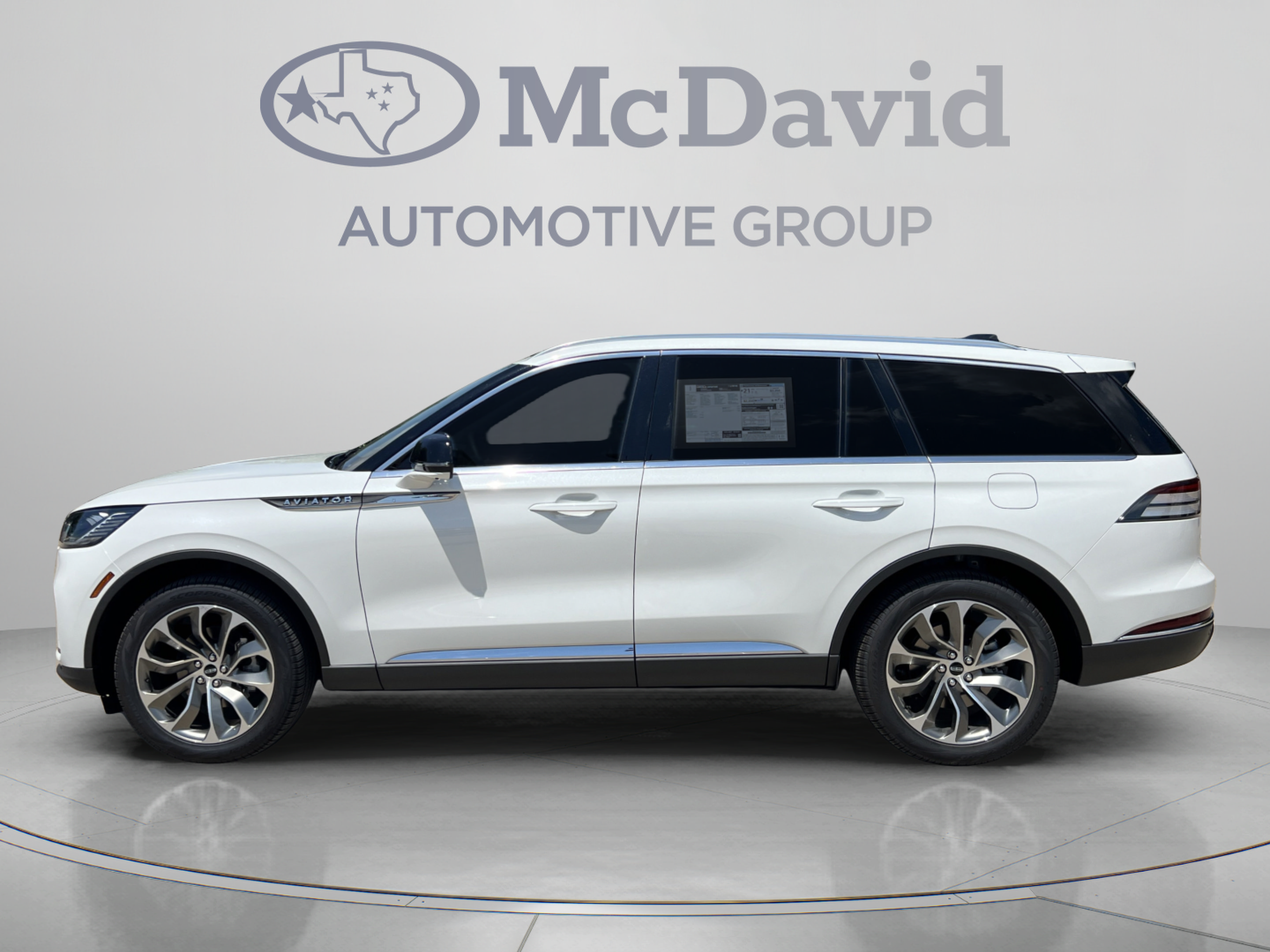 New 2026 Lincoln Aviator Reserve RWD image 4