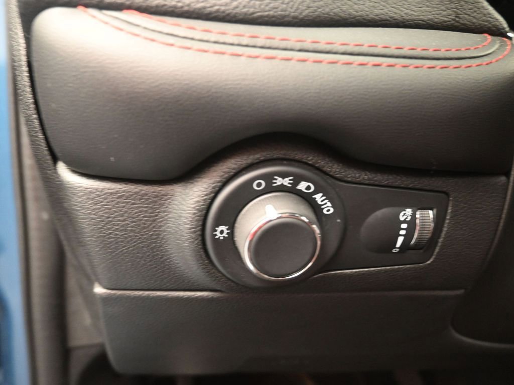 Used 2024 Dodge Durango GT image 9