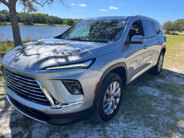 Used 2025 Buick Enclave Preferred w/ Power Package FWD image 3