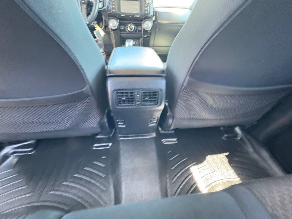 Used 2018 Toyota 4Runner TRD Off-Road AWD/4WD image 28