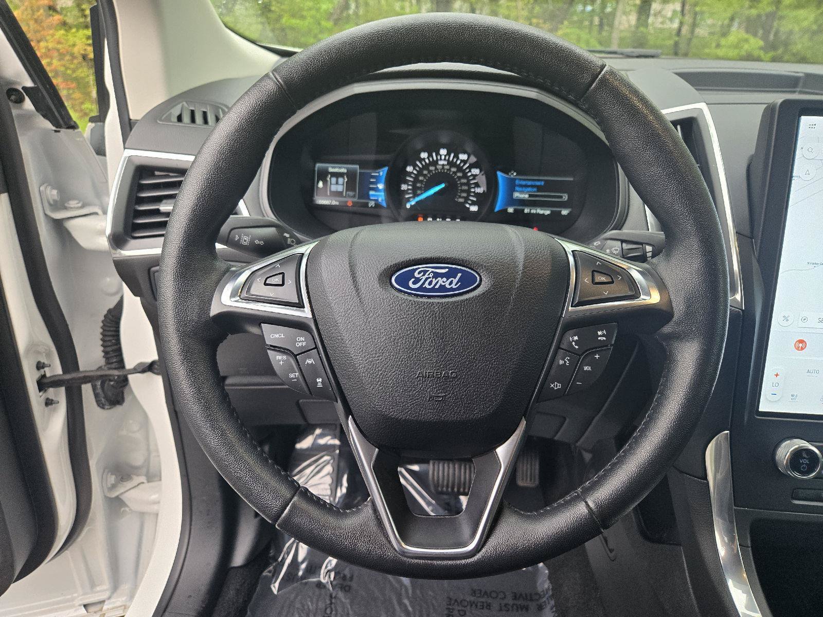 Used 2022 Ford Edge Titanium w/ Equipment Group 301A AWD/4WD image 17
