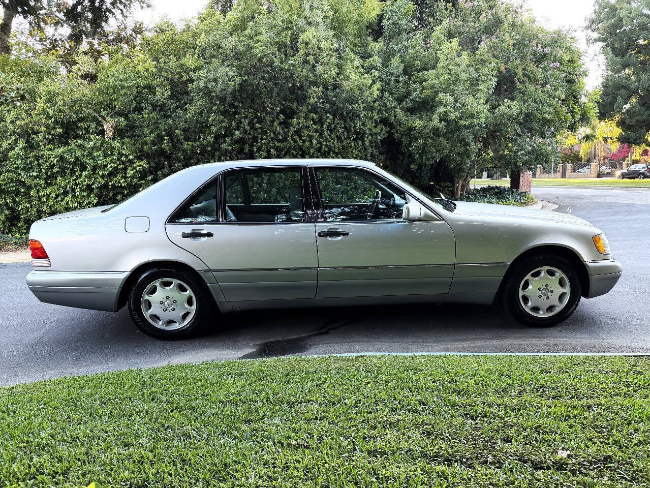 Used 1995 Mercedes-Benz S 320 image 8