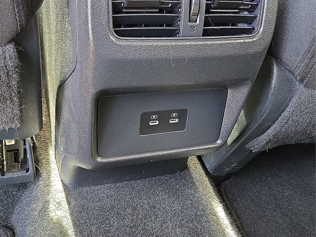 Used 2024 Nissan Rogue SV image 16