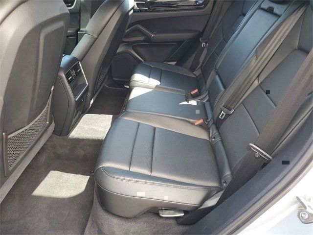 Used 2021 Porsche Cayenne AWD/4WD image 33