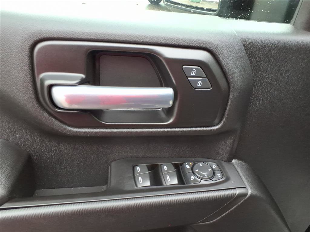 Used 2020 Chevrolet Silverado 2500 Custom w/ Custom Value Package image 13