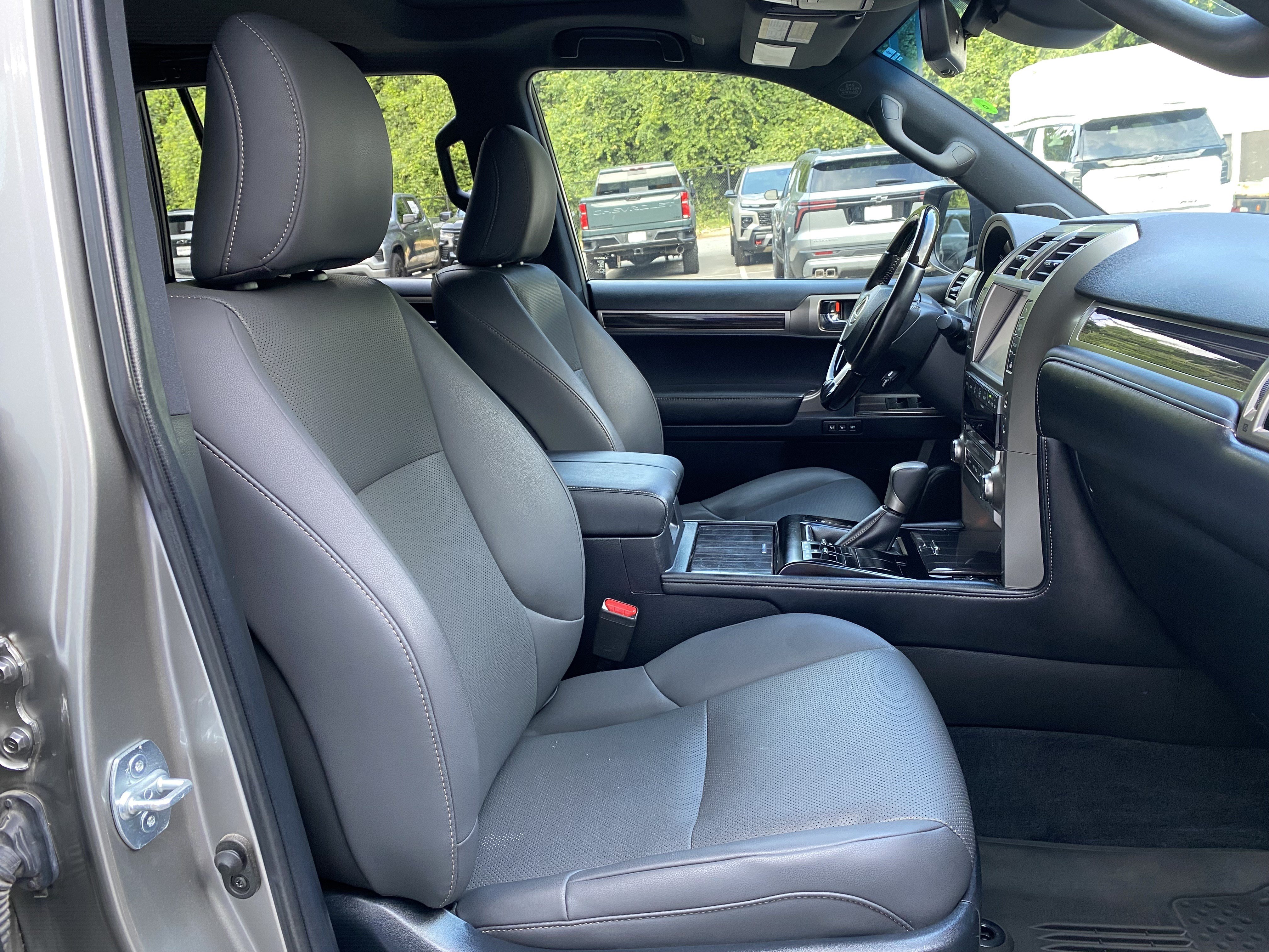 Used 2021 Lexus GX 460 Premium AWD/4WD image 35