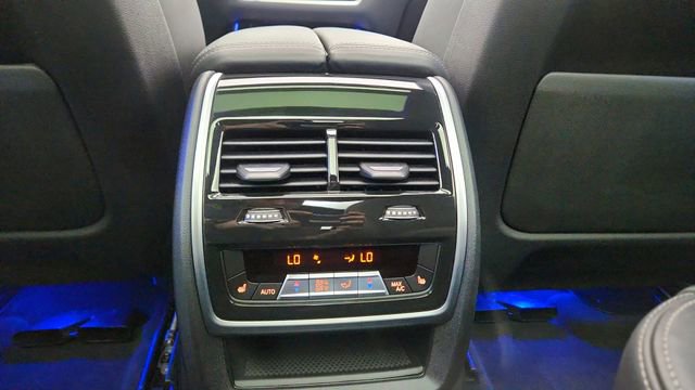 Used 2024 BMW X7 xDrive40i w/ Executive Package image 42