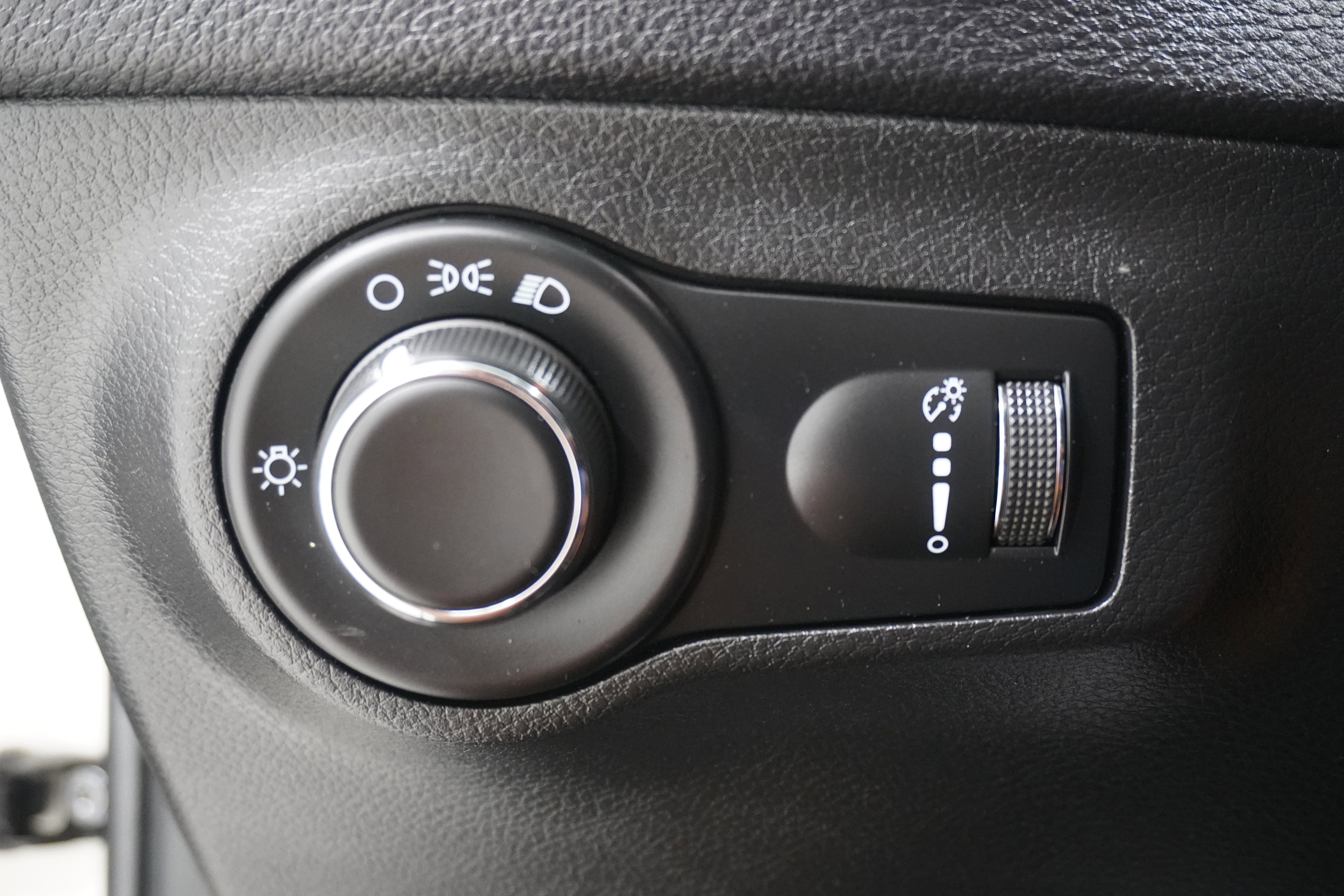 Used 2020 Jeep Compass Sport w/ Tech Group image 20