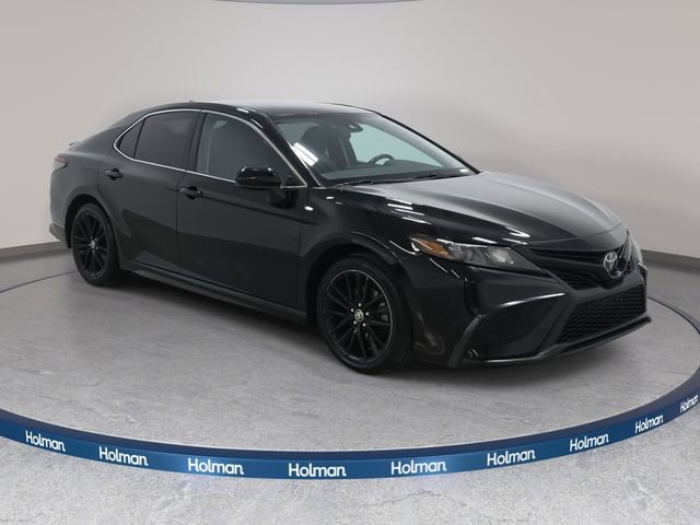 Used 2021 Toyota Camry SE FWD image 4