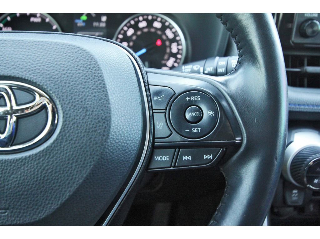 Used 2022 Toyota RAV4 SE image 19