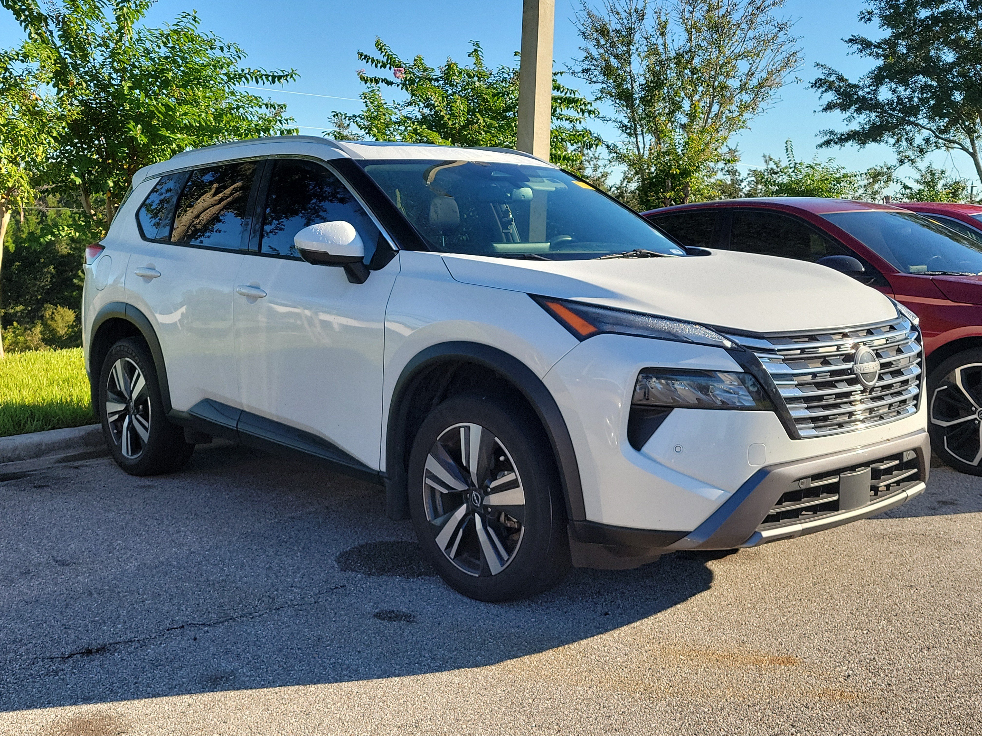 Certified 2024 Nissan Rogue SL w/ SL Premium Package FWD image 2